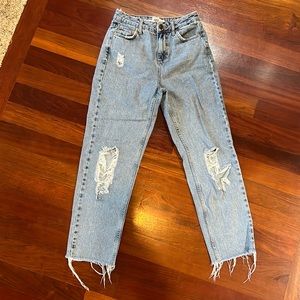 BDG by Urban Outfitters in size 25. high rise, distressed boyfriend fit